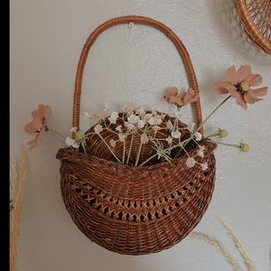 Wicker Wall Hanging Basket